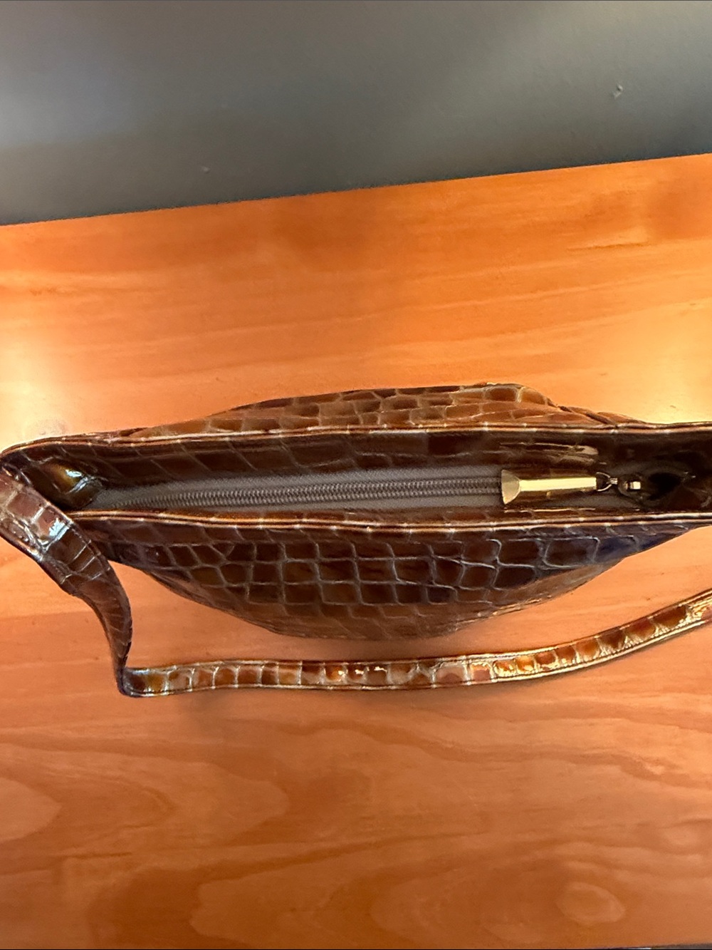 Frenchy of California Vintage 1970’s Crocodile-Embossed PVC Leather Shoulder Bag - Picture 8 of 13